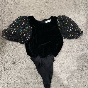 Zara velvet and sequin puff sleeve top with button closure bodysuit